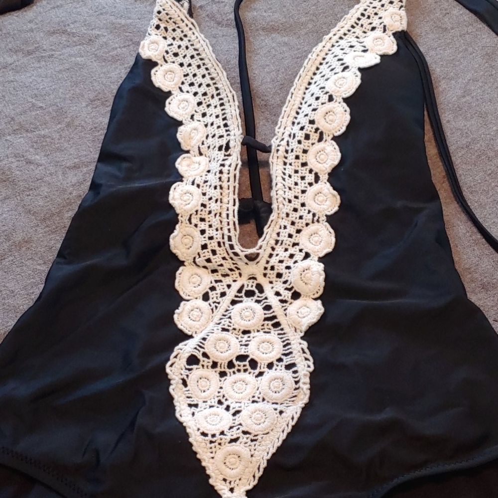 Halter one piece plunge front